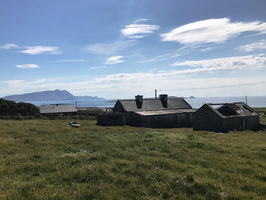 Three bed property for sale placed on 2.5 acres at Surgeview, Blacksod