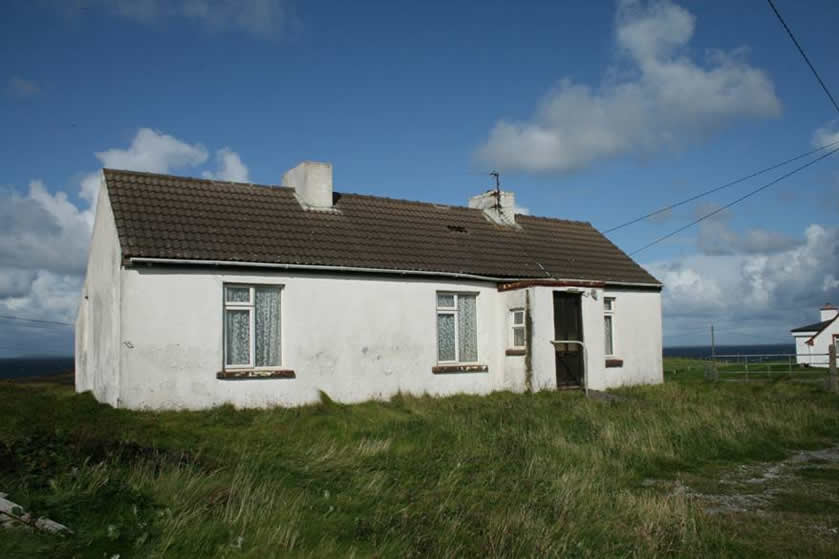 Three bed room house placed on 7.6 Acres for sale at Doohoma Head